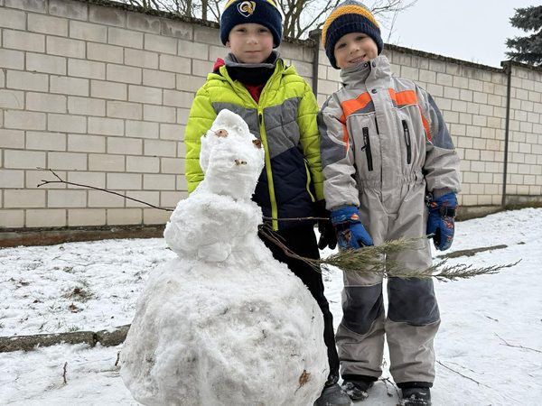 Zimní radovánky na školní zahradě